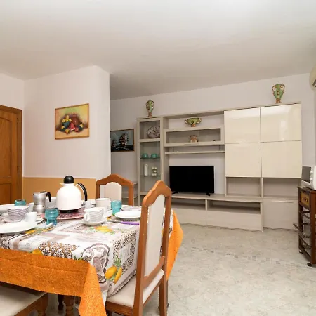 Antolusa By Interhome * Massa Lubrense